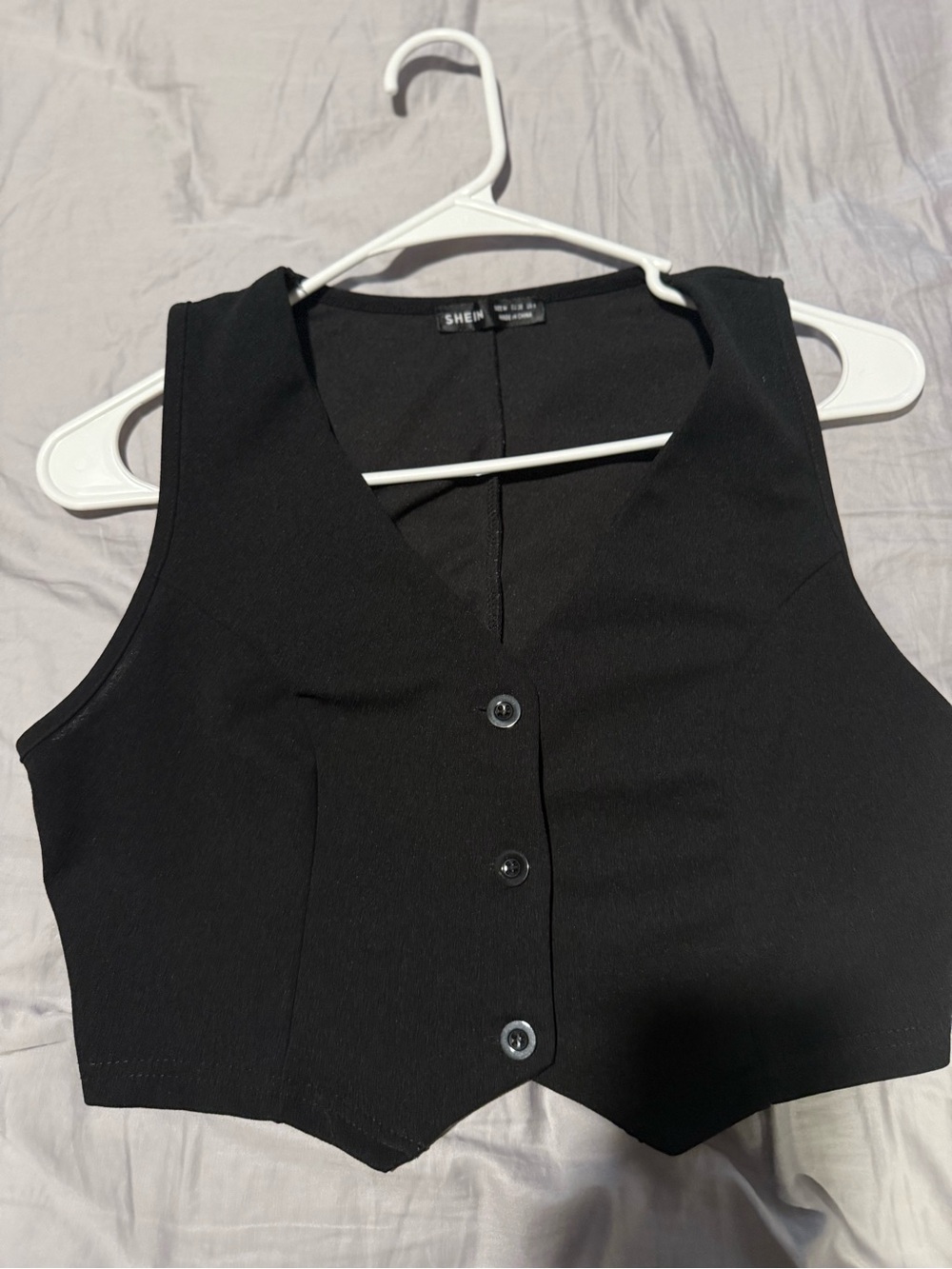 SHEIN Black Sleeveless Button Crop Vest